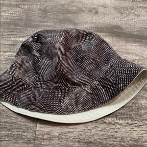 lulu bucket hat